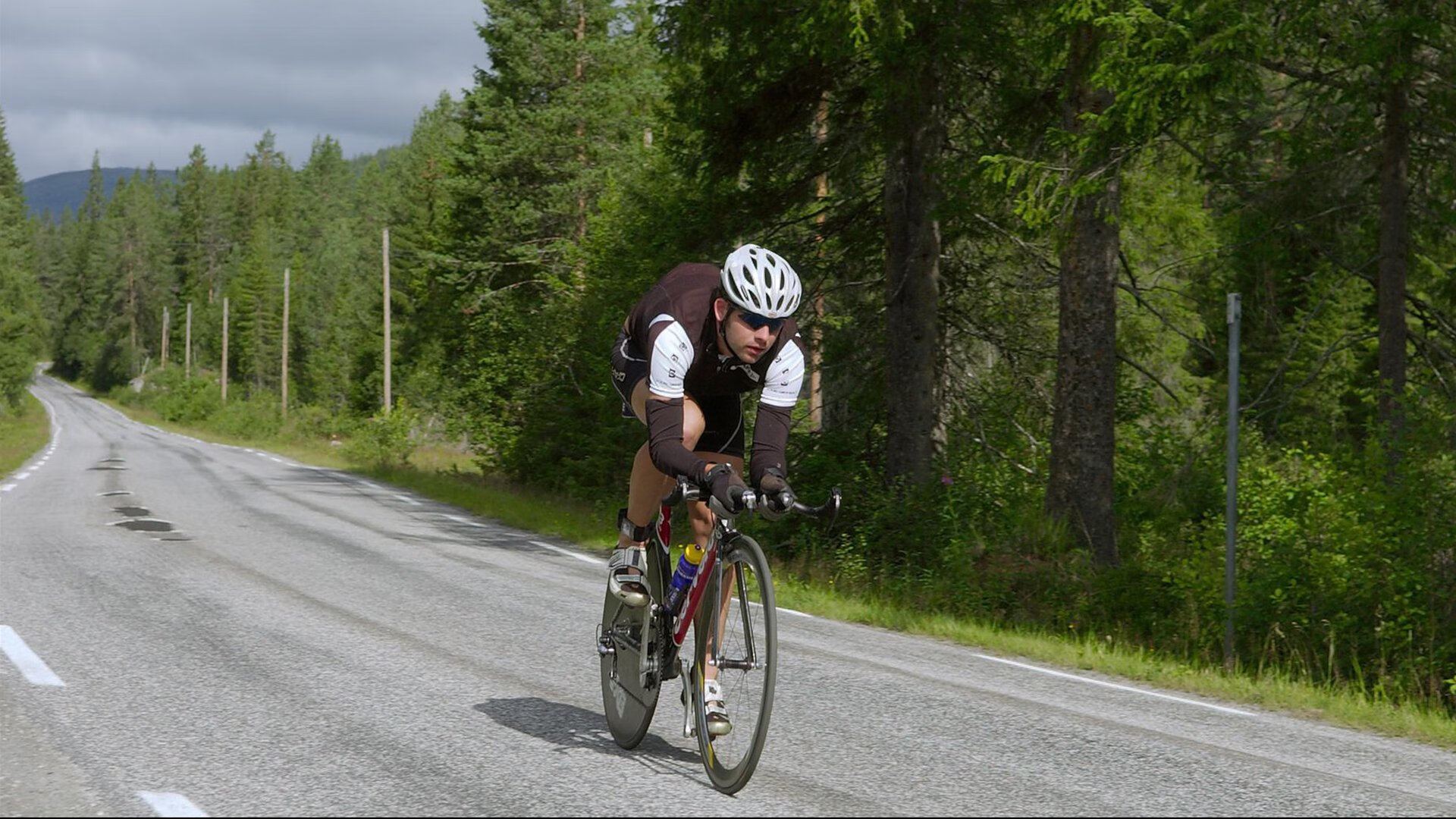 欧冠八强战火重燃,豪门对决引爆全球瞩目